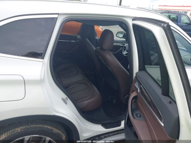 2016 BMW X1 WBXHT3Z37G4A50685 Photo 7