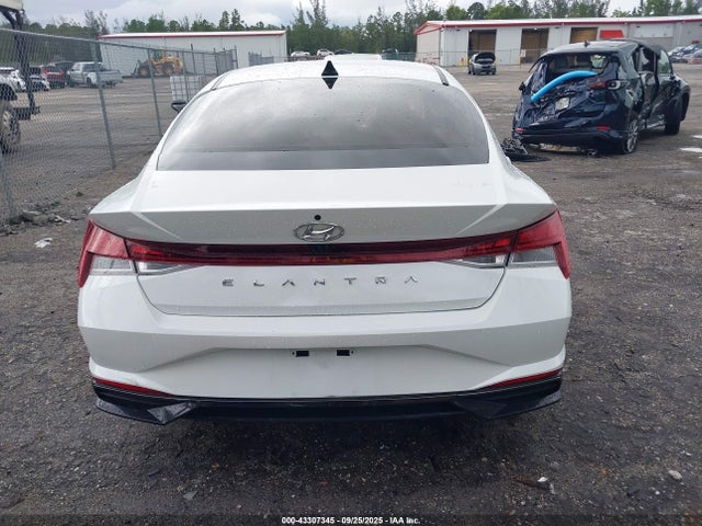 2022 Hyundai Elantra Sel მანქანა იყიდება აუქციონზე, vin: 5NPLN4AG0NH060341, აუქციონის ნომერი: 43307345