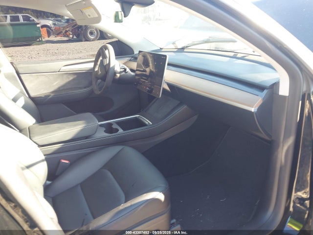 2023 TESLA MODEL Y 7SAYGDEE1PA161365 Photo 4