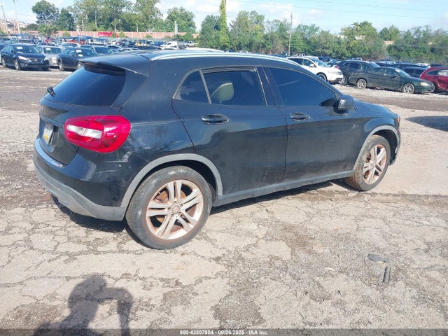 WDCTG4EB1FJ131770 Mercedes-Benz GLA-Class