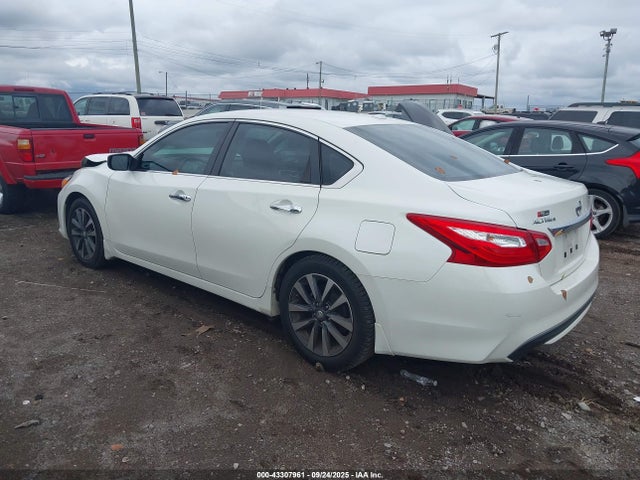 1N4AL3AP9HC126964 Nissan 2017