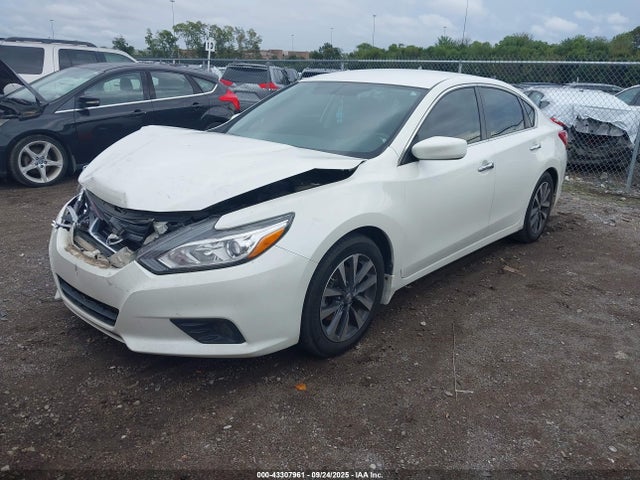 1N4AL3AP9HC126964 Nissan 2017