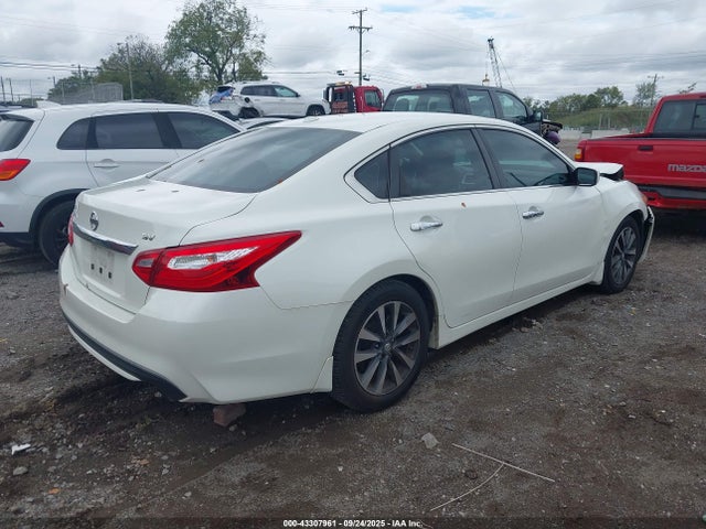 1N4AL3AP9HC126964 Nissan 2017