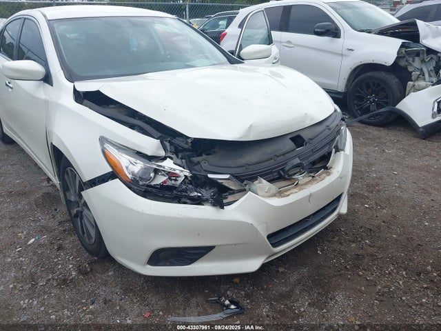 1N4AL3AP9HC126964 Nissan 2017