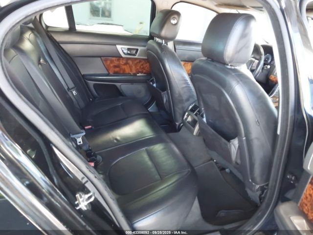 2011 JAGUAR XF SAJWA0GB1BLR88245 Photo 7