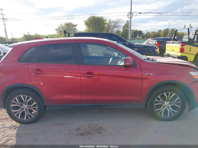 Mitsubishi mivec 2018 JA4AR3AU2JZ034932 Image 12