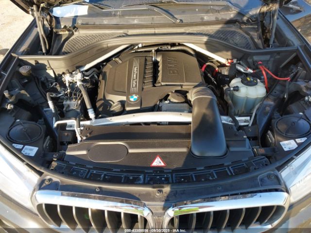 2016 BMW X5 5UXKR0C54G0P23767 Photo 9