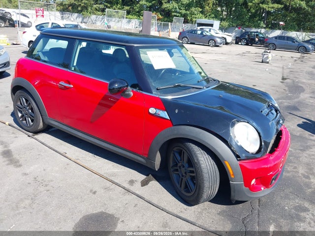 2011 MINI COOPER S WMWSV3C55BTY13612 Photo 0