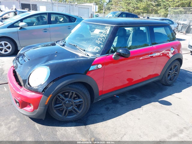 2011 MINI COOPER S WMWSV3C55BTY13612 Photo 1