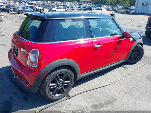 2011 MINI COOPER S WMWSV3C55BTY13612 Photo 3