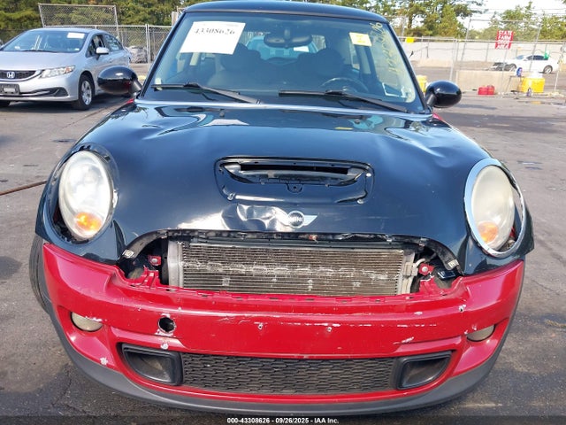 2011 MINI COOPER S WMWSV3C55BTY13612 Photo 5