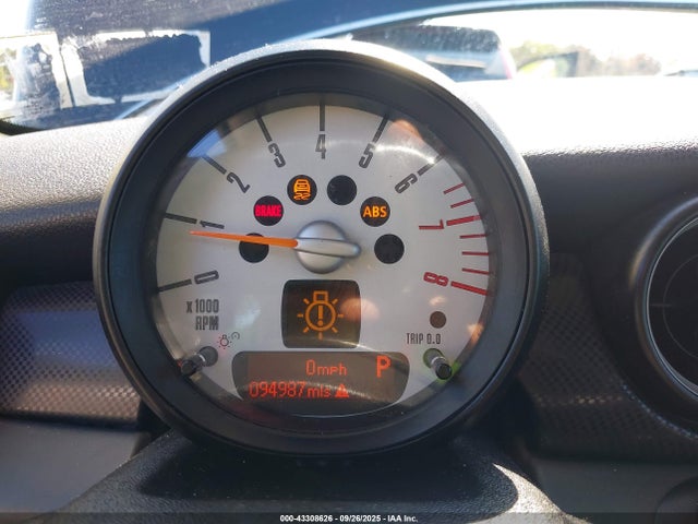 2011 MINI COOPER S WMWSV3C55BTY13612 Photo 6