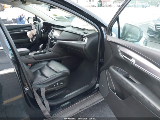 2017 CADILLAC XT5 1GYKNBRS3HZ205498 Photo 4