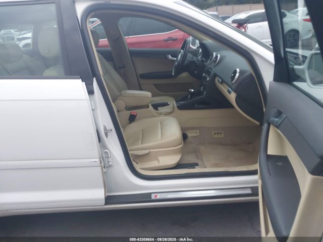 2011 AUDI A3 WAUBJBFM3BA065009 Photo 4
