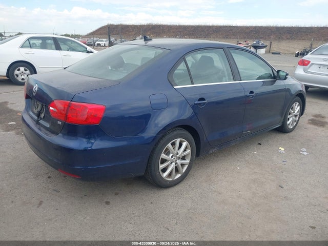 3VWD17AJ2EM423789 Volkswagen 2014