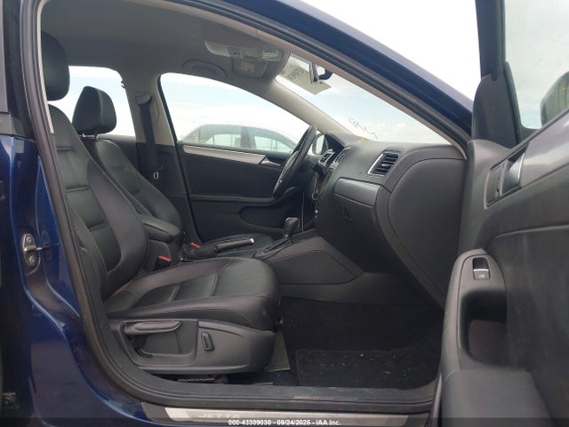 3VWD17AJ2EM423789 Volkswagen 2014