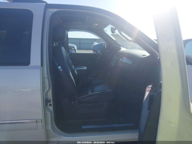 2013 CHEVROLET TAHOE 1GNSKCE07DR368911 Photo 4