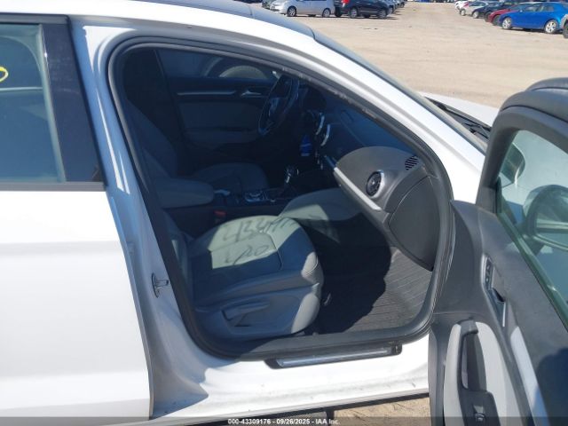 2017 AUDI A3 WAUB8GFFXH1057556 Photo 4