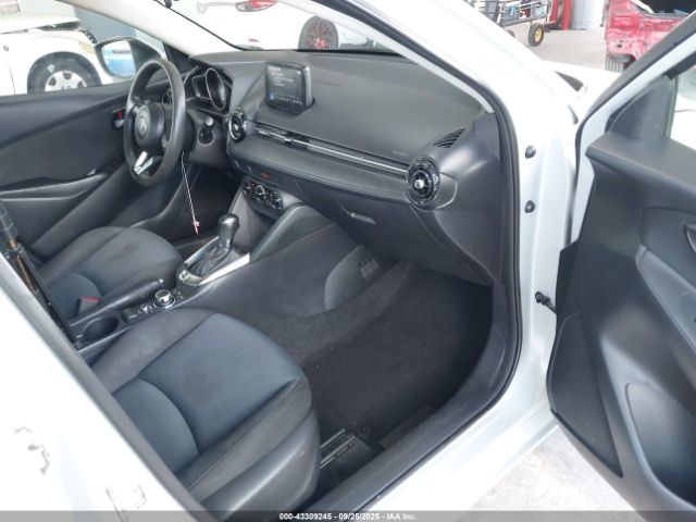 2019 TOYOTA YARIS 3MYDLBYV1KY522618 Photo 4