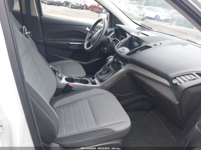 1FMCU9GX5GUB87260 Ford 2016