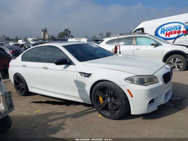 BMW M5 2014 WBSFV9C50ED097670 Image 13