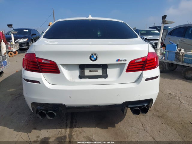 BMW M5 2014 WBSFV9C50ED097670 Image 16