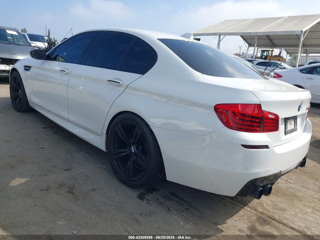 BMW M5 2014 WBSFV9C50ED097670 Image 3