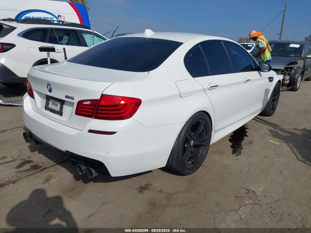 BMW M5 2014 WBSFV9C50ED097670 Image 4