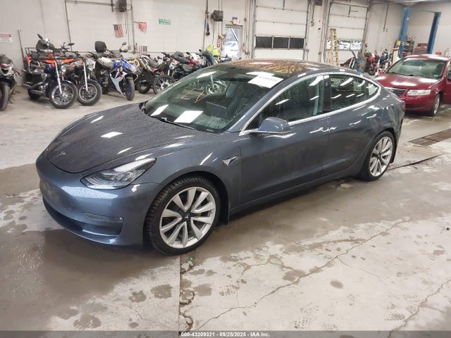 2018 TESLA MODEL 3 5YJ3E1EA3JF035592 Photo 1