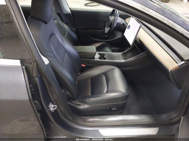 2018 TESLA MODEL 3 5YJ3E1EA3JF035592 Photo 4
