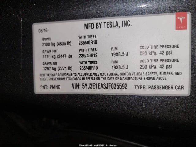 2018 TESLA MODEL 3 5YJ3E1EA3JF035592 Photo 8