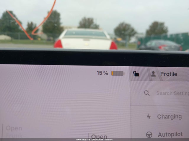 5YJ3E1EB2JF112221 Tesla 2018