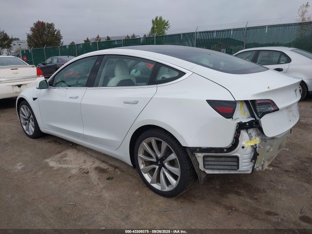 5YJ3E1EB2JF112221 Tesla 2018