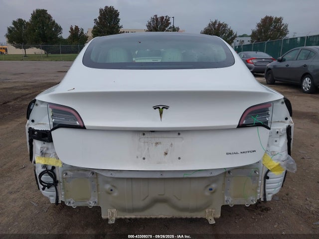 5YJ3E1EB2JF112221 Tesla 2018