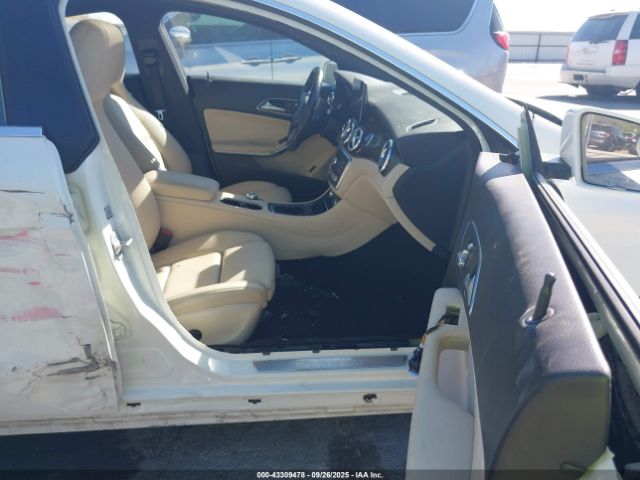 2018 MERCEDES-BENZ CLA 250 WDDSJ4GB1JN594791 Photo 4