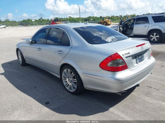 2007 MERCEDES-BENZ E 550 WDBUF72X67B114469 Photo 2