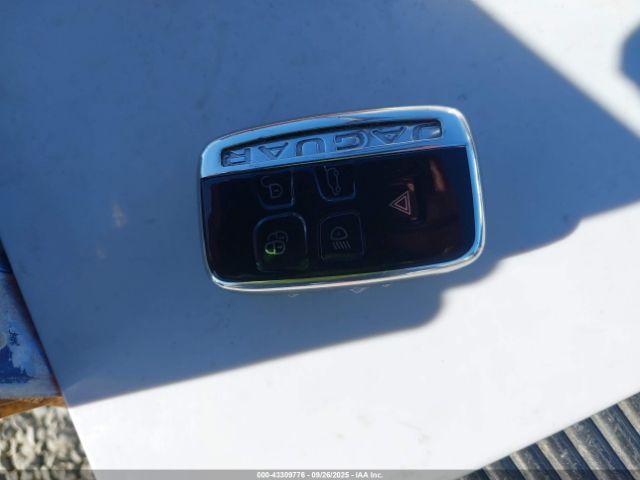 2017 JAGUAR F-PACE SADCM2BV8HA899030 Photo 10