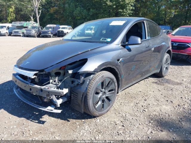 2024 TESLA MODEL Y 7SAYGDEE7RA333725 Photo 1