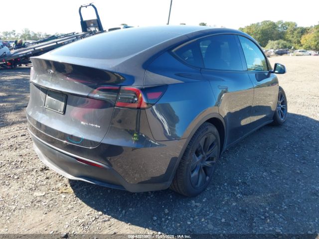 2024 TESLA MODEL Y 7SAYGDEE7RA333725 Photo 3