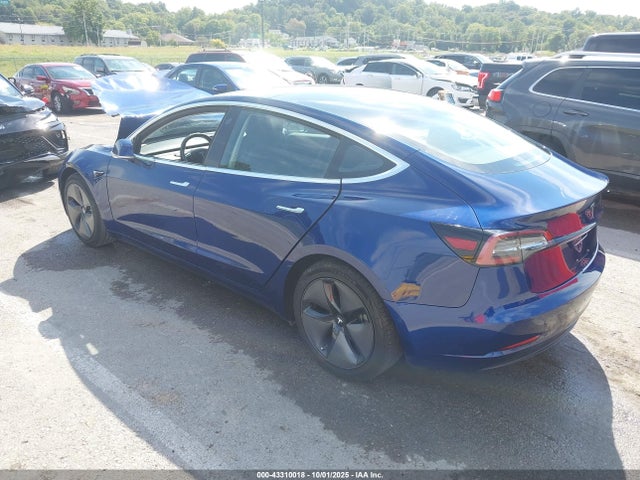 2018 TESLA MODEL 3 5YJ3E1EA8JF041873 Photo 2