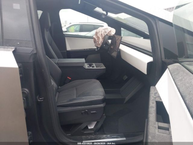 2025 TESLA CYBERTRUCK 7G2CEHED5SA067748 Photo 4