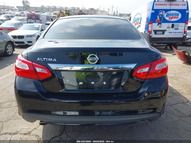 1N4AL3AP8HN319658 Nissan 2017