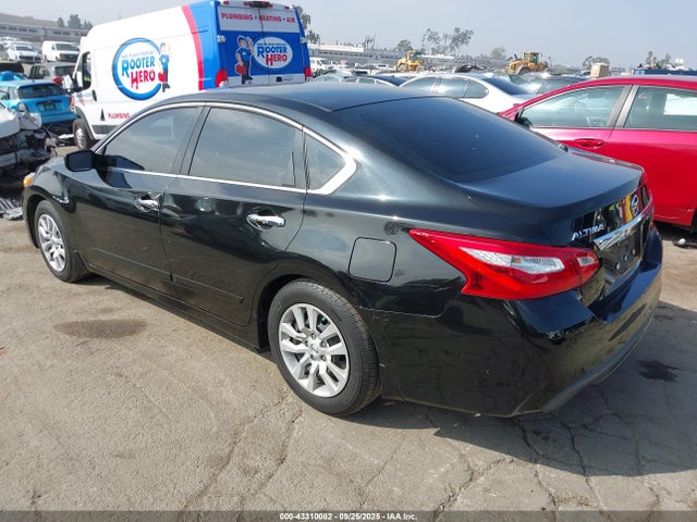 1N4AL3AP8HN319658 Nissan 2017