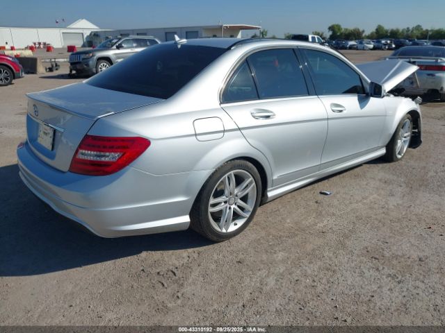 2013 MERCEDES-BENZ C 250 WDDGF4HB2DR301287 Photo 3