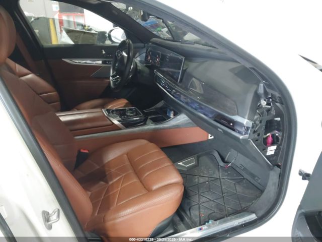 2023 BMW 760 WBA33EJ01PCM24809 Photo 4
