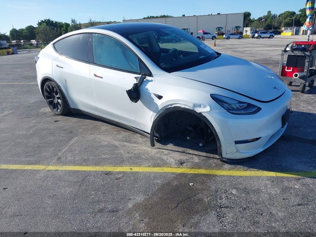 2022 TESLA MODEL Y 7SAYGAEEXNF468922 Photo 0