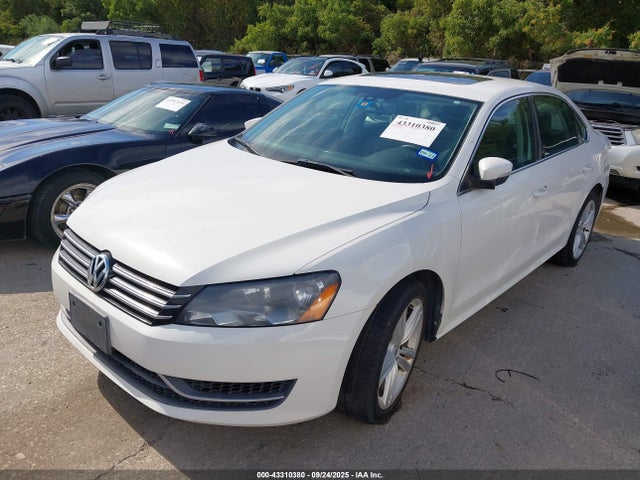 Volkswagen 2014 2014 1VWBT7A34EC050694 Image 2