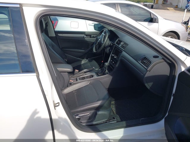 Volkswagen 2014 2014 1VWBT7A34EC050694 Image 5