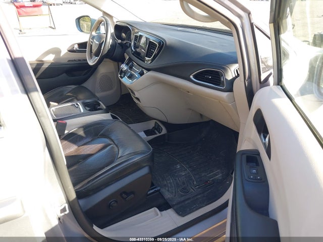 2C4RC1GGXJR185527 Chrysler 2018