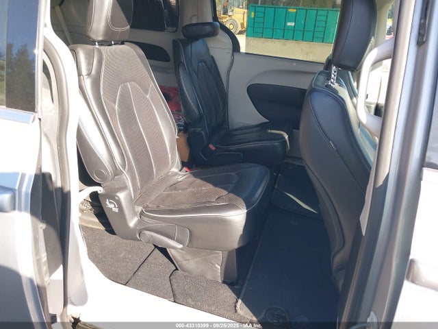 2C4RC1GGXJR185527 Chrysler 2018